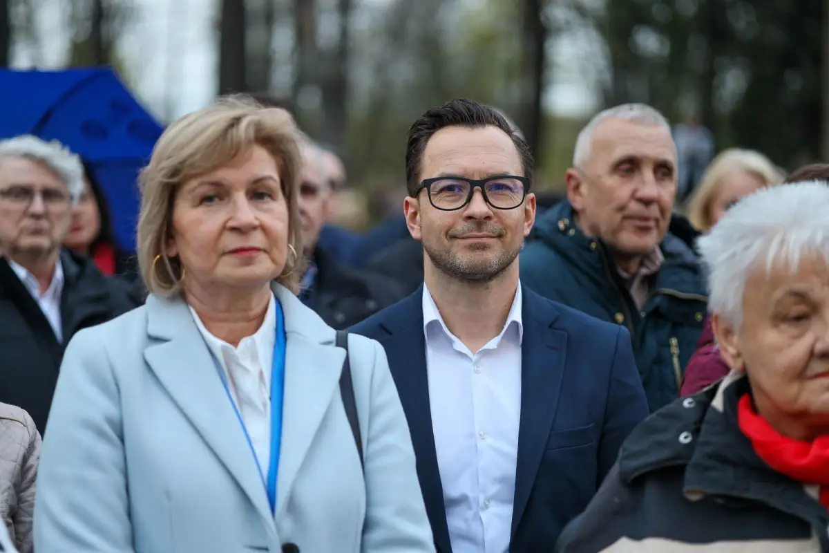 Publiczność na ceremonii otwarcia Muzeum Ceramiki