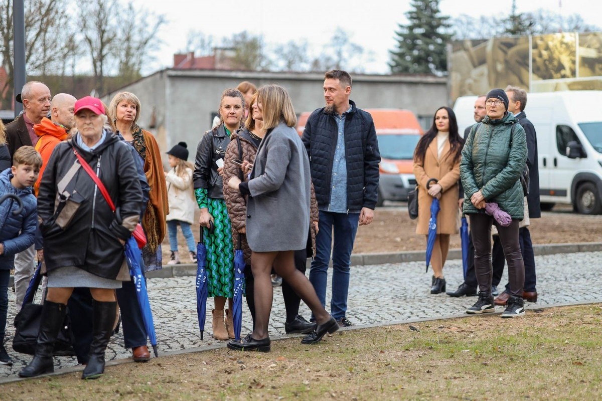 Publiczność na ceremonii otwarcia Muzeum Ceramiki