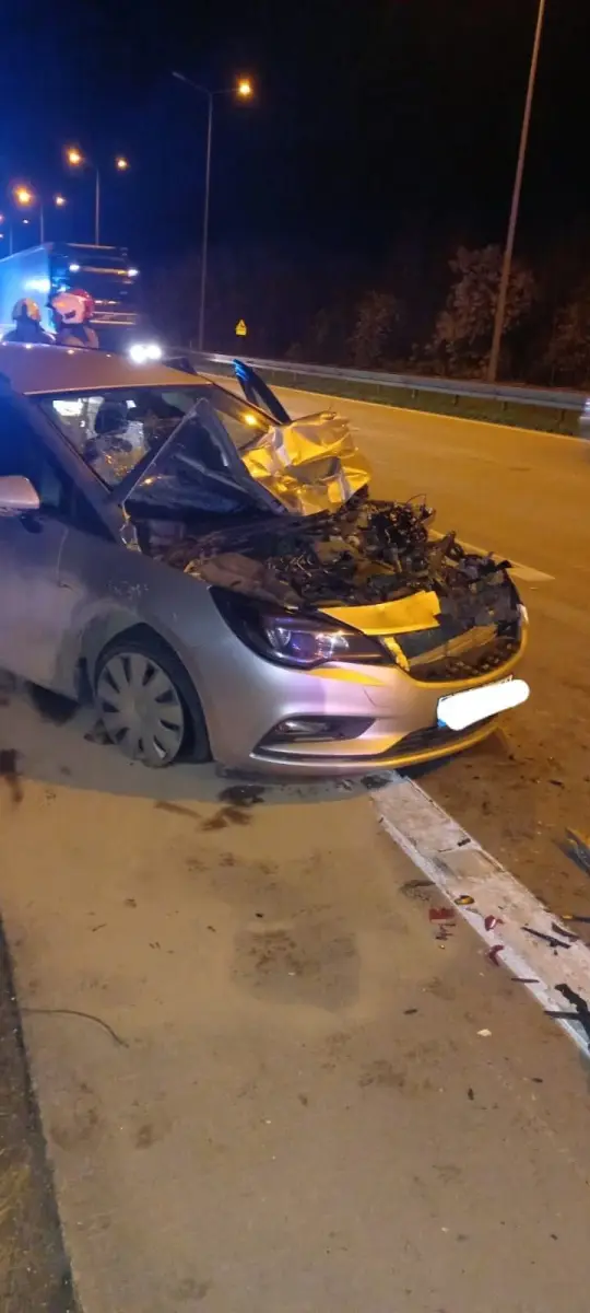 Zderzenie dwóch pojazdów na A4