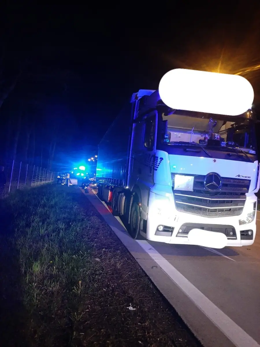 Zderzenie dwóch pojazdów na A4