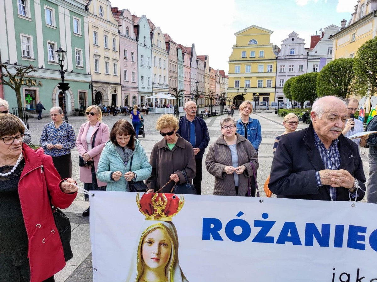 Protest przeciwników aborcji na bolesławieckim Rynku