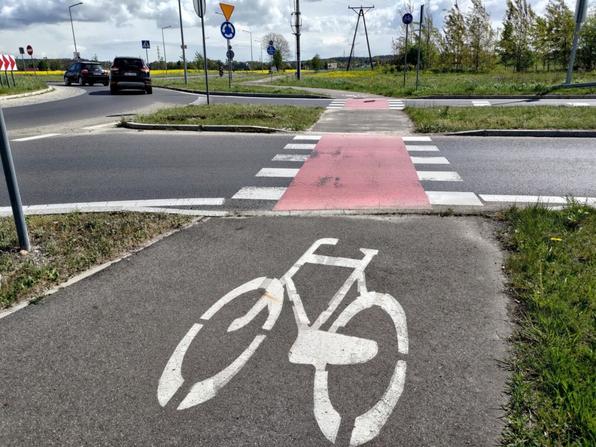 Ciąg pieszo-rowerowy połączył Bolesławiec z Łaziskami