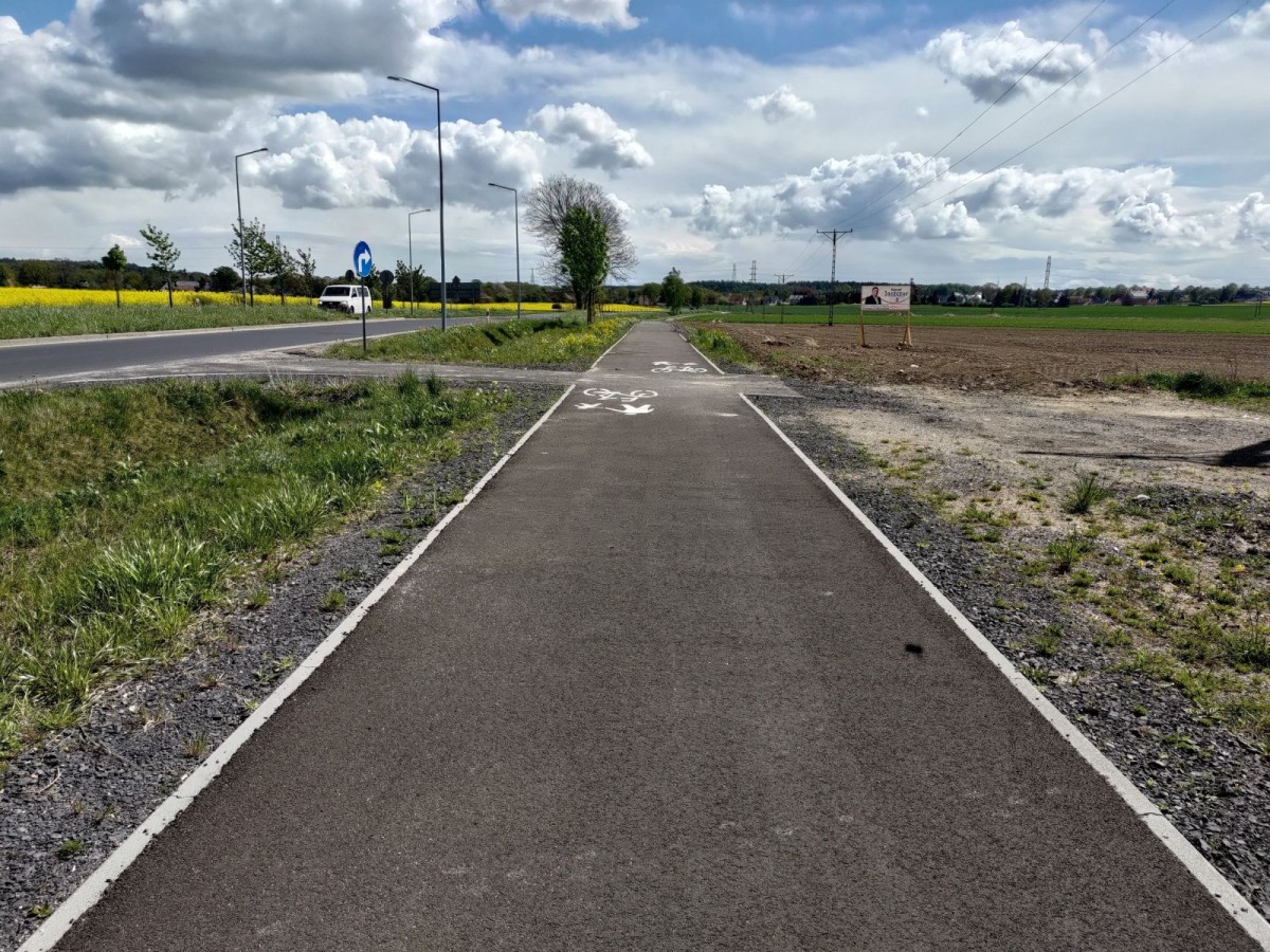 Ciąg pieszo-rowerowy połączył Bolesławiec z Łaziskami
