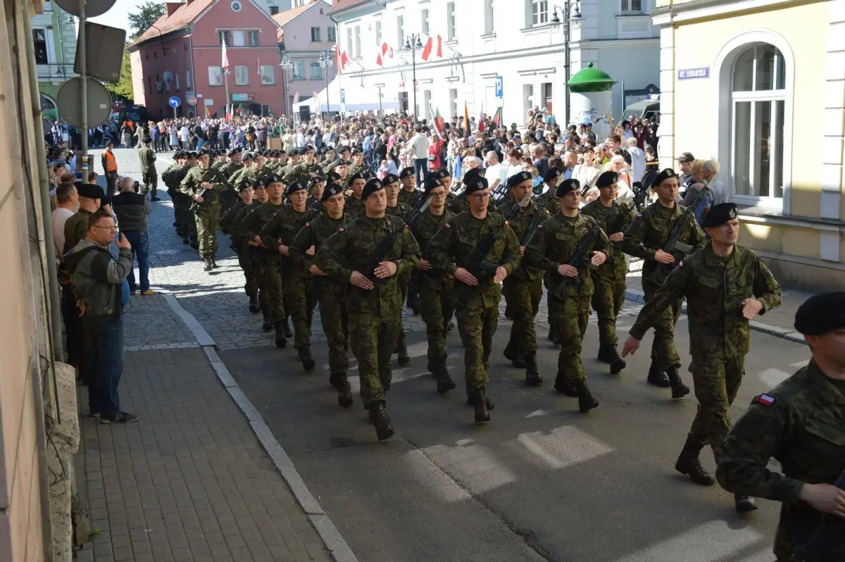Uroczystość na rynku w Leśnej