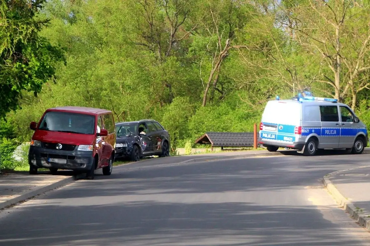 Zderzenie dwóch samochodów na Mostowej