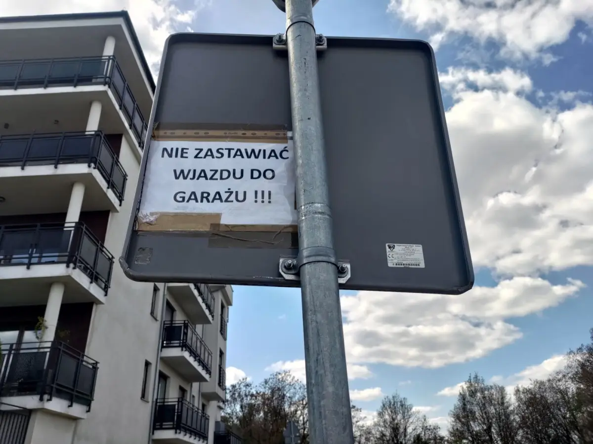 Budowa drogi i chodnika przy Powstańców Warszawy