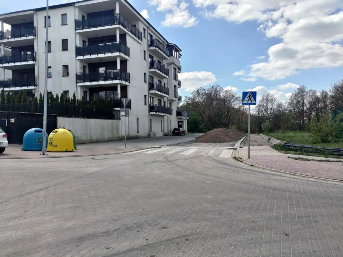Budowa drogi i chodnika przy Powstańców Warszawy