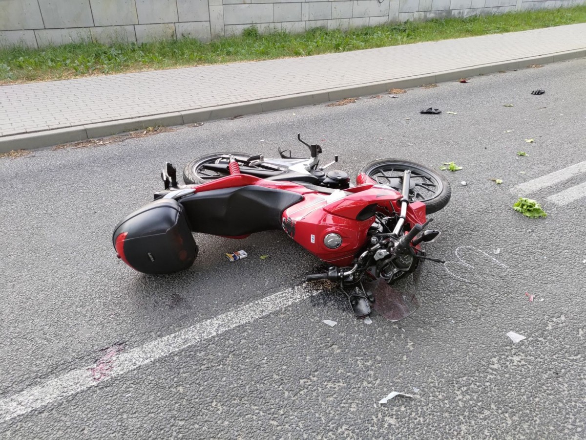 Wypadek motocyklisty na ulicy Modłowej