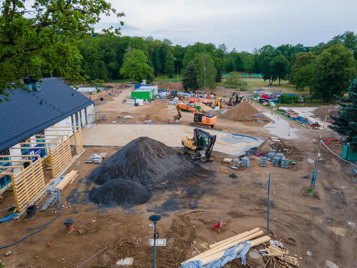 Budowa basenów przy ulicy Spacerowej w Bolesławcu
