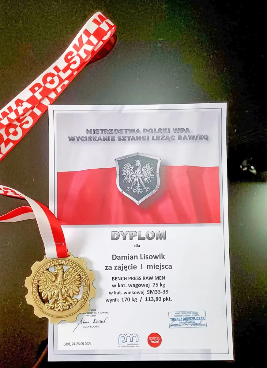 Damian Lisowik i dyplomy