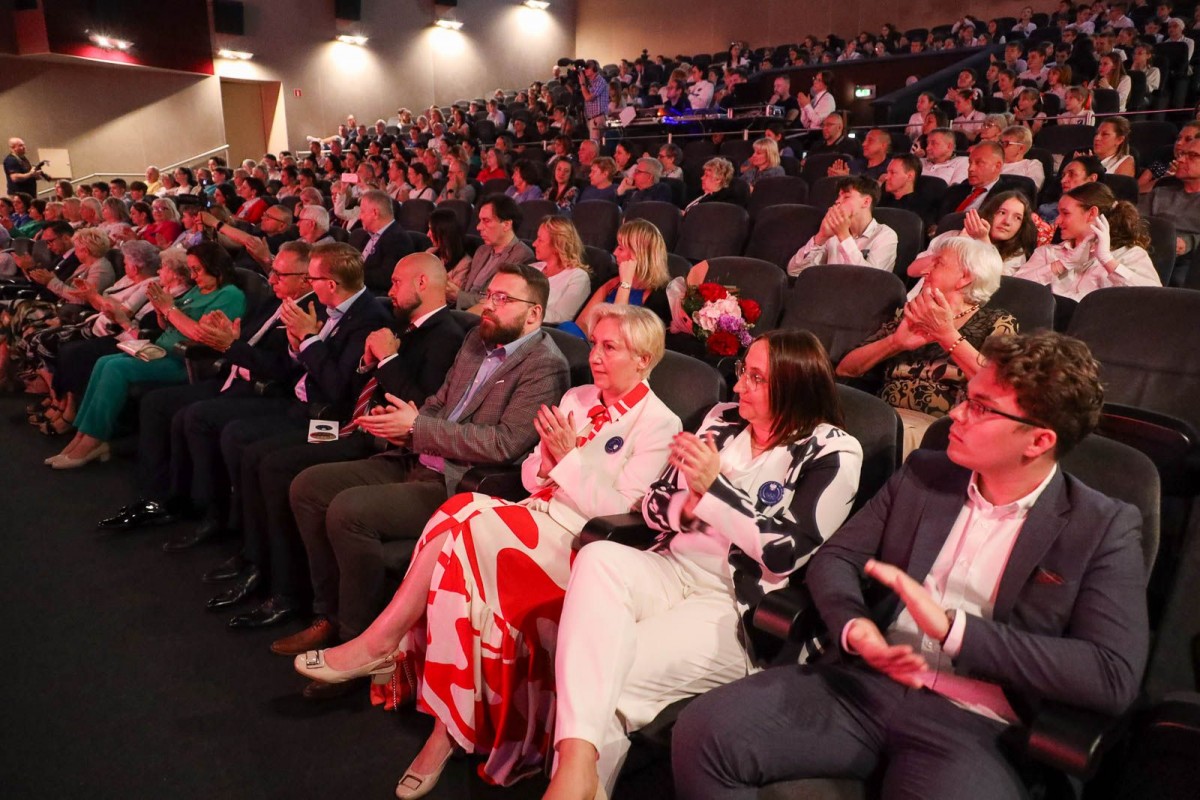 Uroczystość nadania imienia Orła Białego Szkole Podstawowej nr 2 w Bolesławcu