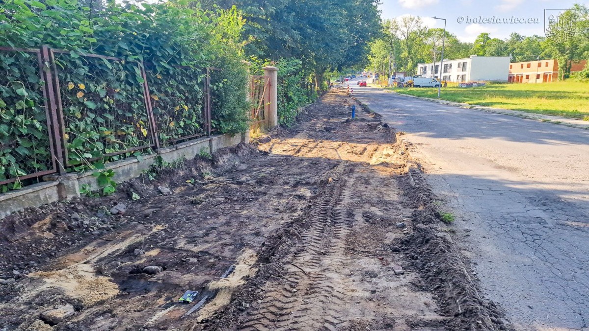 Przebudowa drogi pieszo-rowerowej przy placu Piastowskim i Orlej