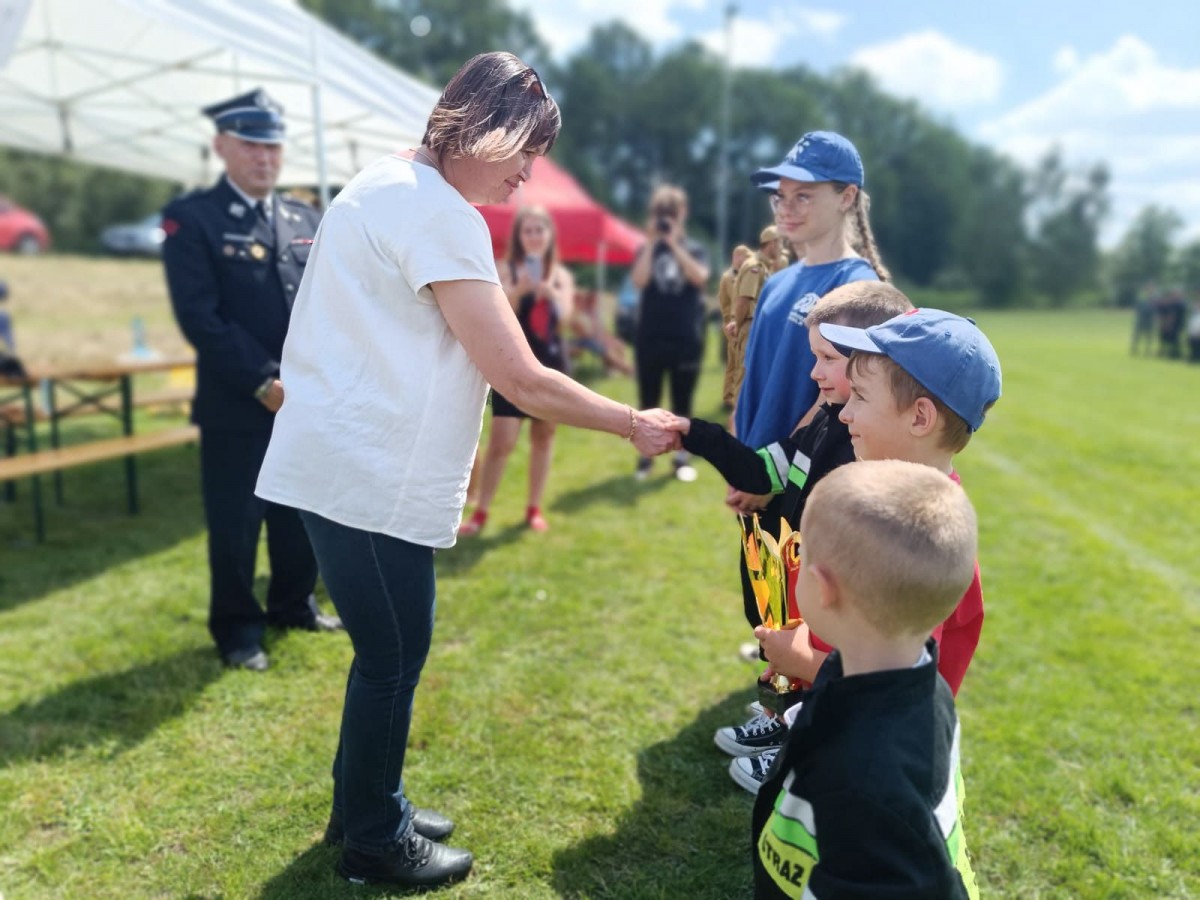 Gminne Zawody Sportowo-Pożarnicze w Nowogrodźcu
