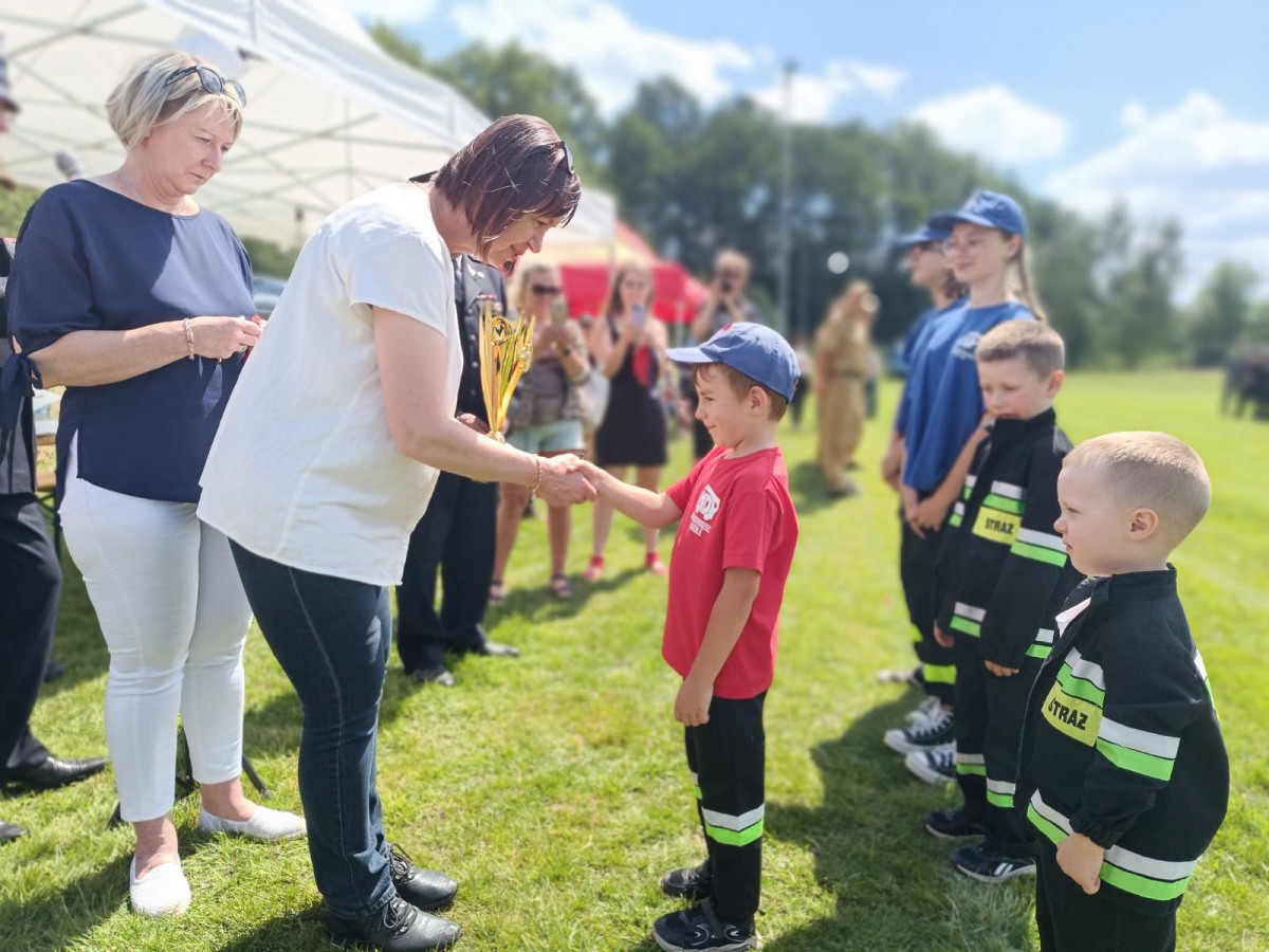Gminne Zawody Sportowo-Pożarnicze w Nowogrodźcu
