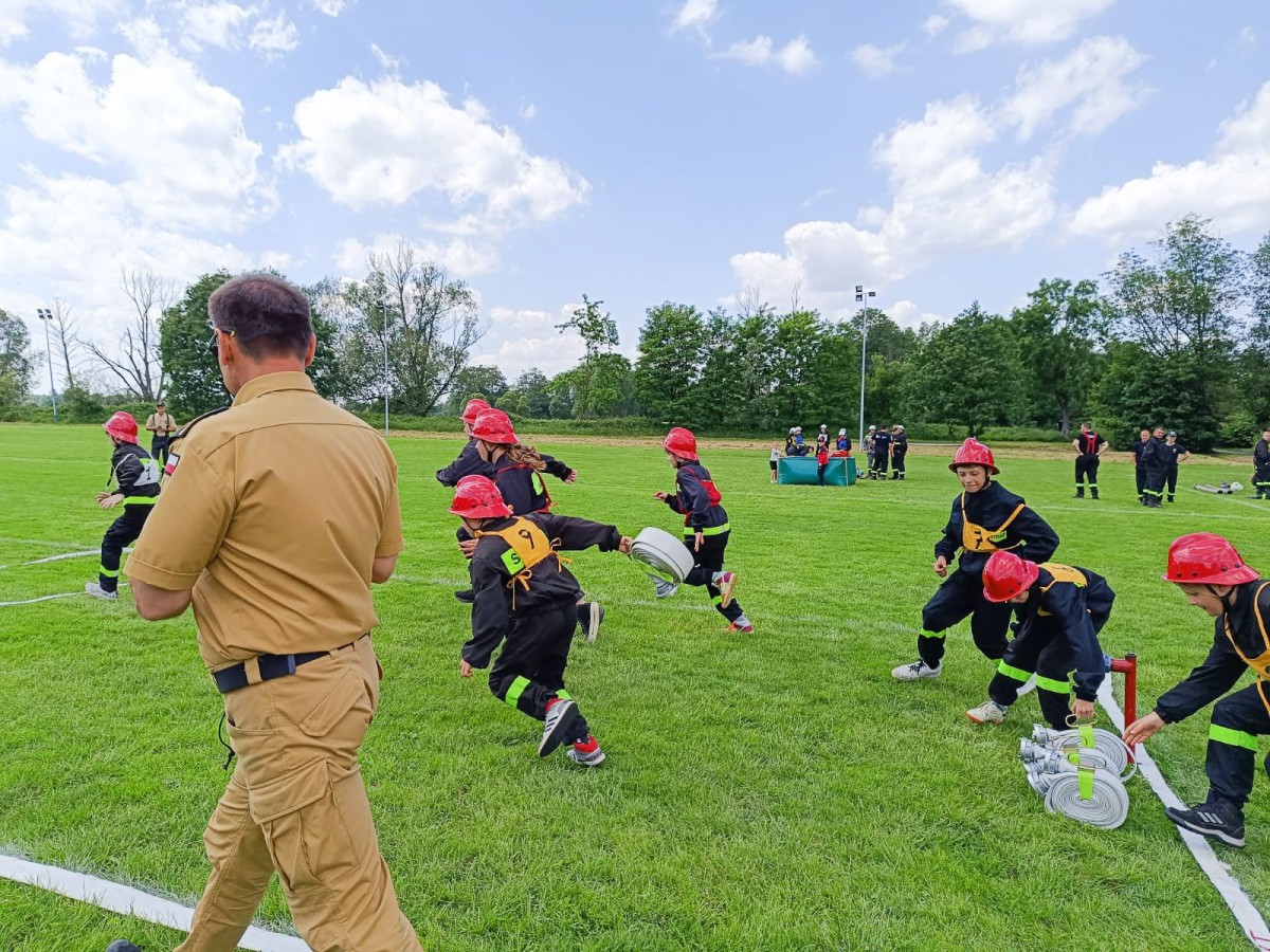 Gminne Zawody Sportowo-Pożarnicze w Nowogrodźcu