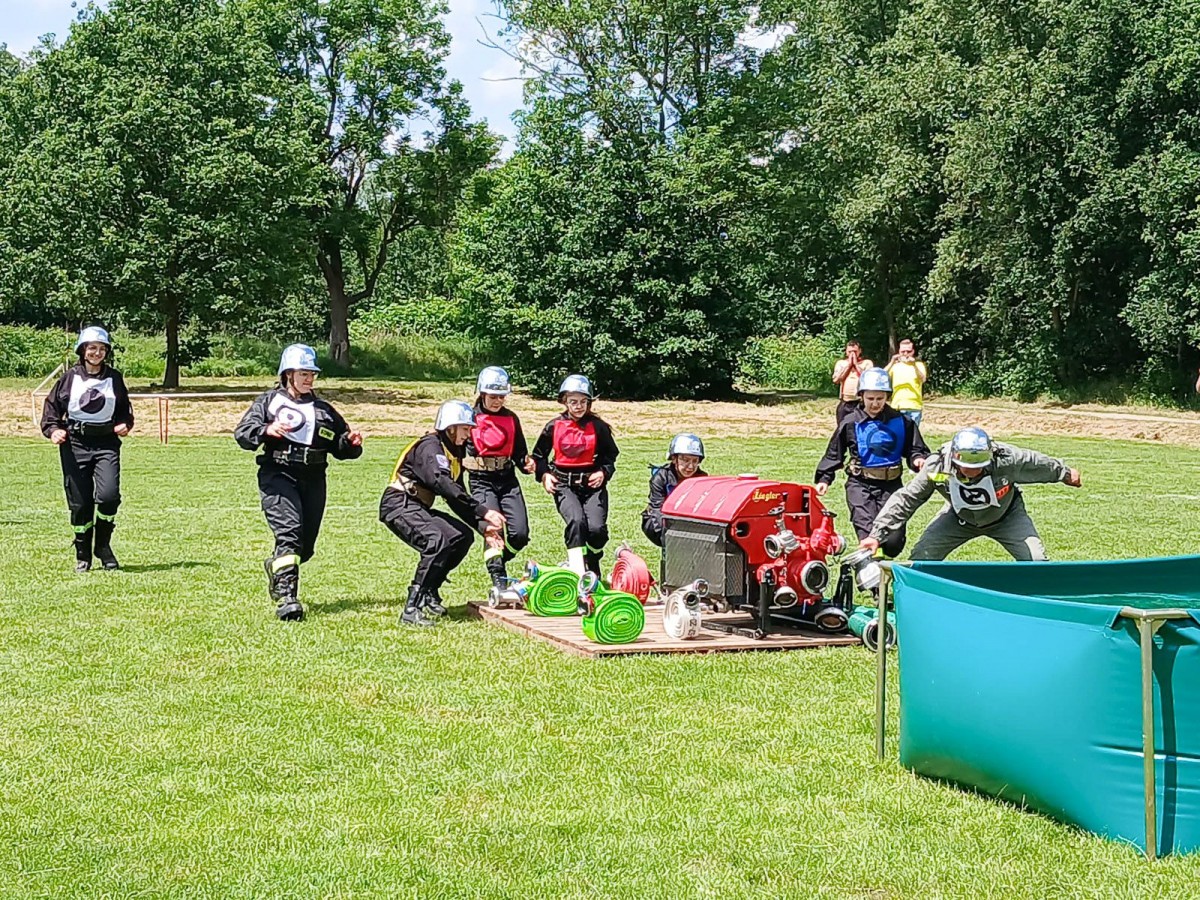 Gminne Zawody Sportowo-Pożarnicze w Nowogrodźcu