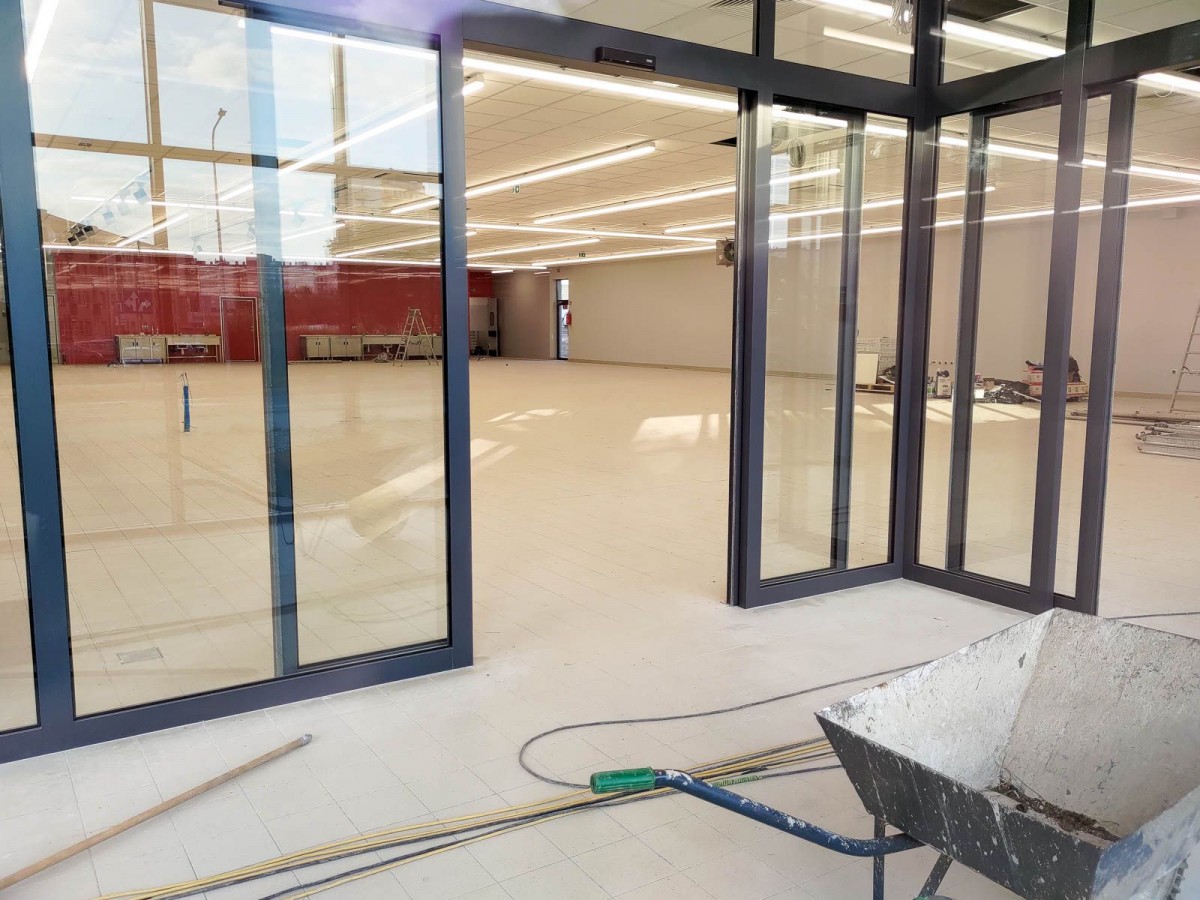 Budowa sklepu Stokrotka w Bolesławcu