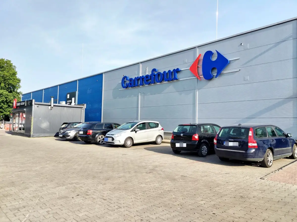 Hipermarket Carrefour w Bolesławcu