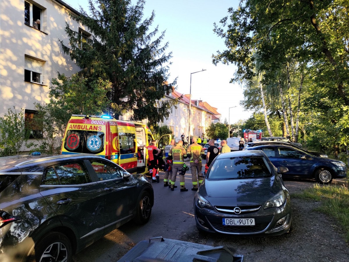Strzelanina w Bolesławcu. Nastolatek postrzelił policjanta w głowę