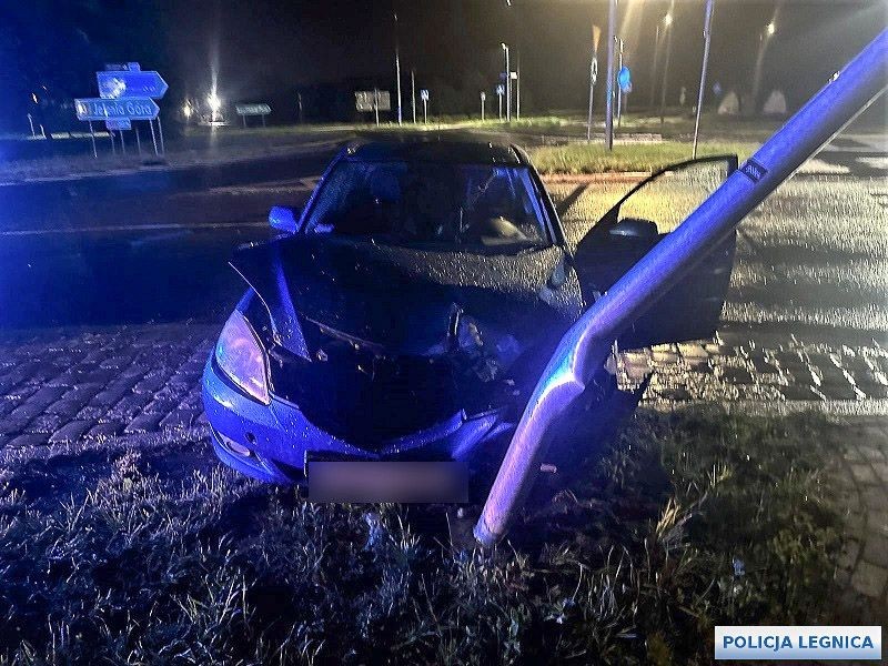 Zdarzenie drogowe na ulicy Jaworzyńskiej w Legnicy