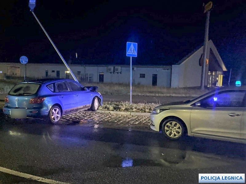 Zdarzenie drogowe na ulicy Jaworzyńskiej w Legnicy