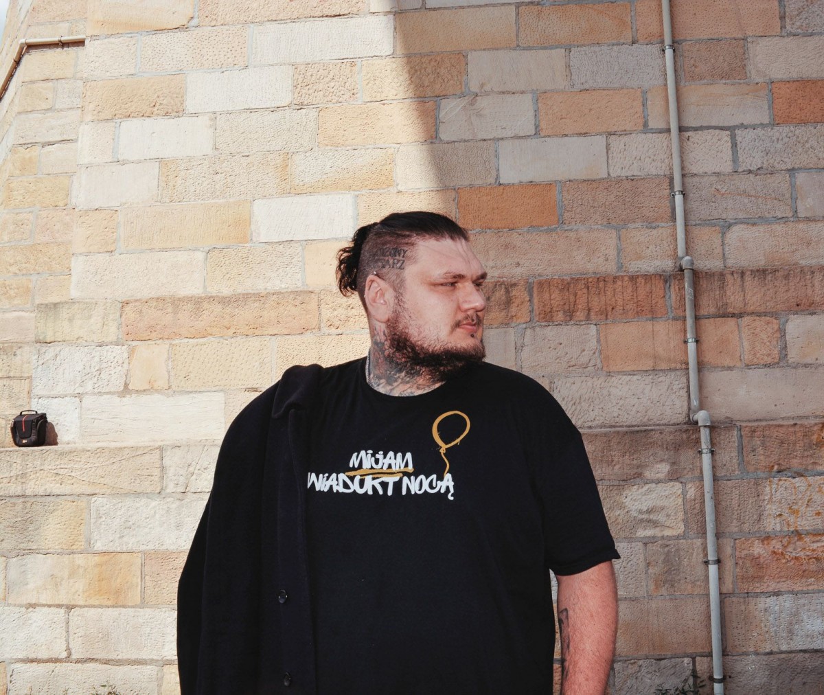 Kadry z klipu Arkadiusza Kanibala