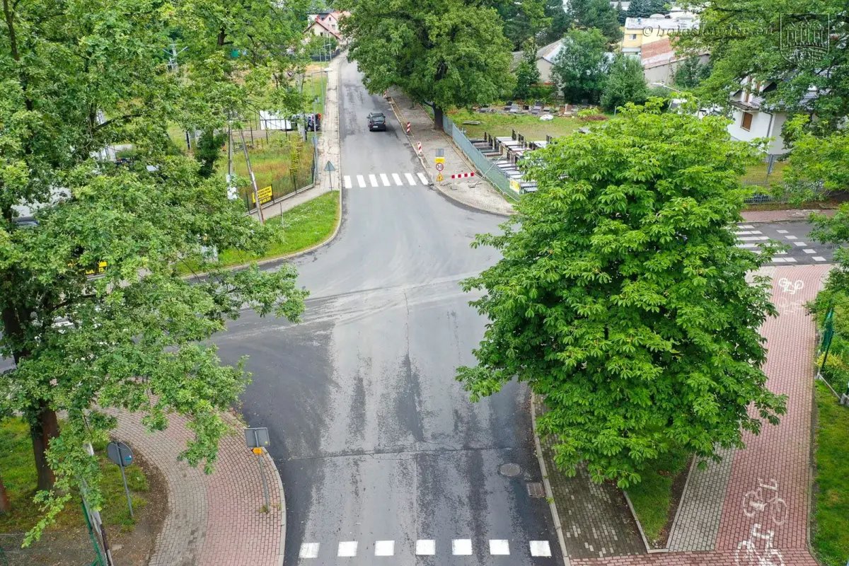 Prace przy pl. Piastowskim i ulicy Orlej w Bolesławcu