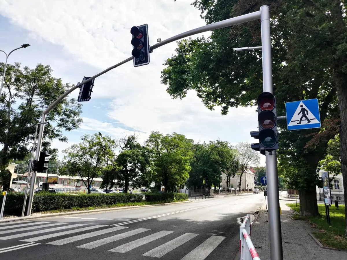 Nowa sygnalizacja na przejściu dla pieszych koło dworca PKP