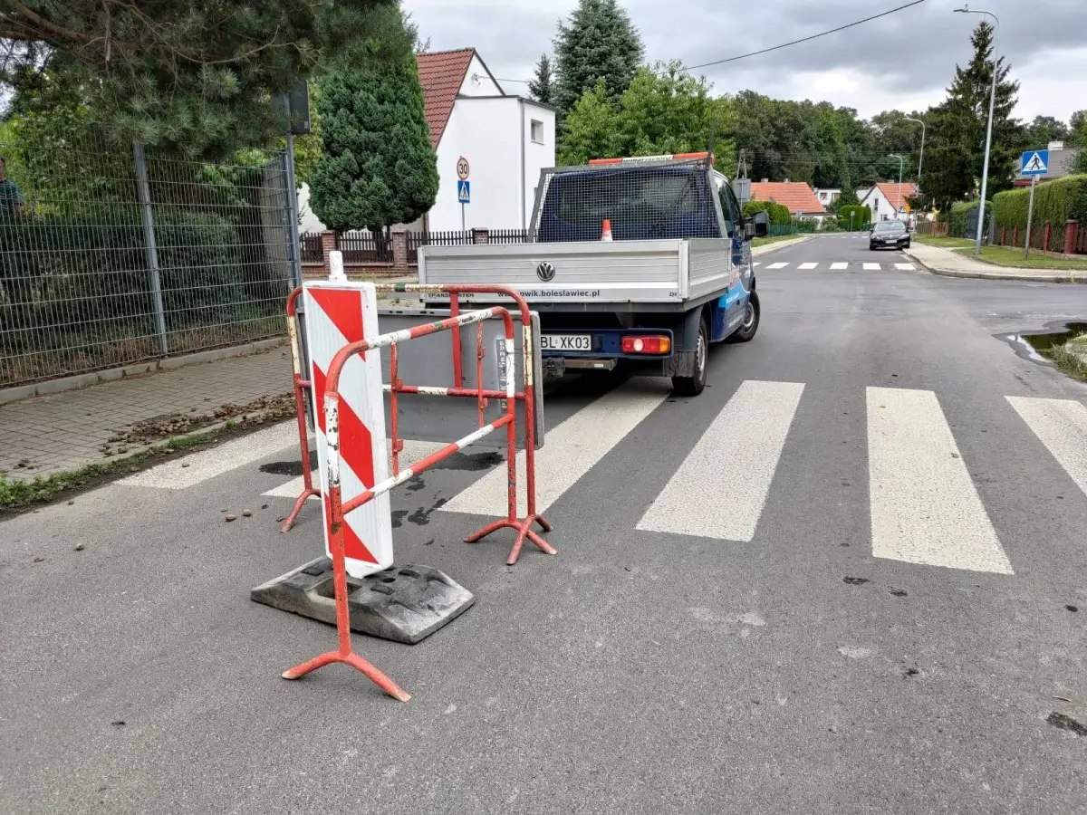 Dziura przy ulicy Orzeszkowej została oznakowana