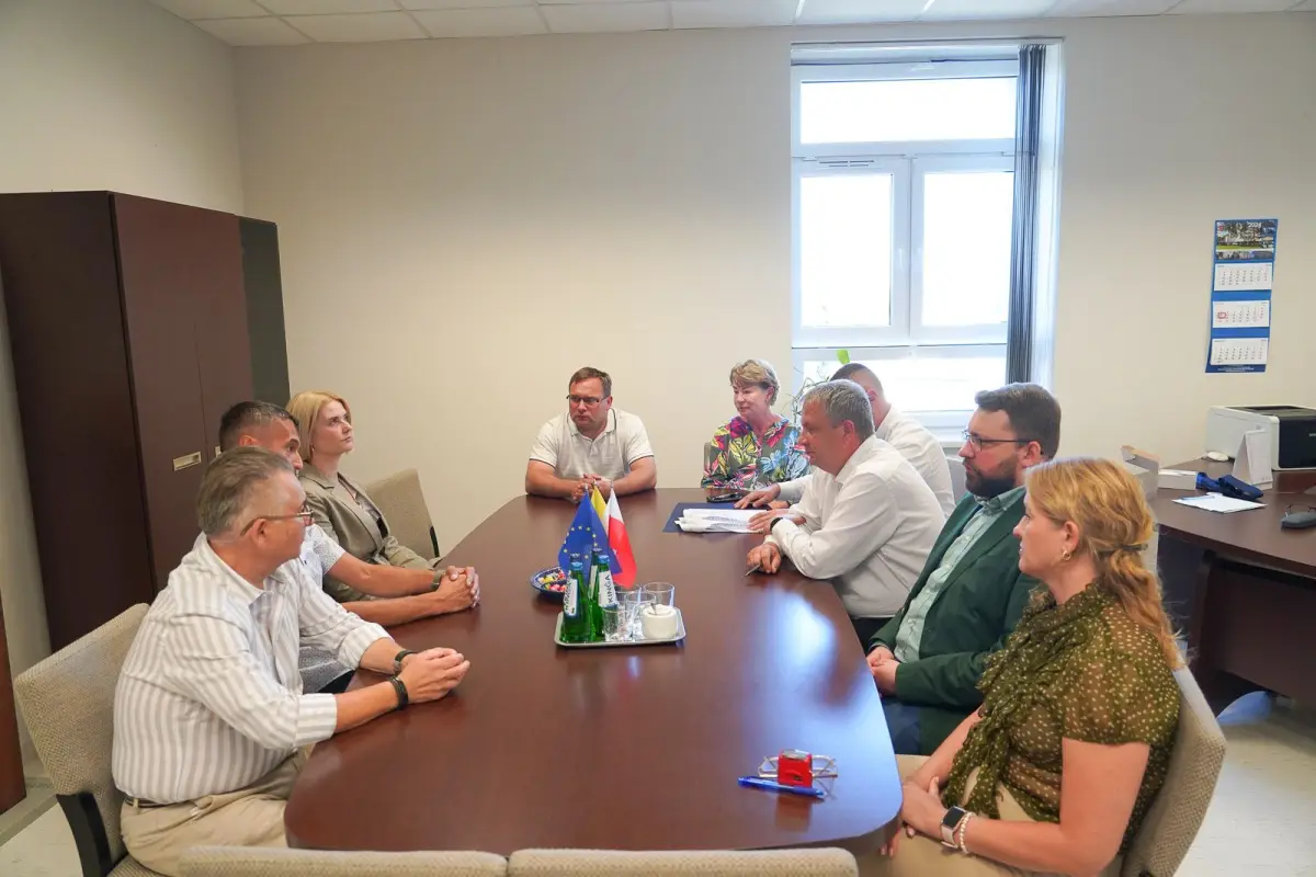 Нова дорожня техніка для повіту
