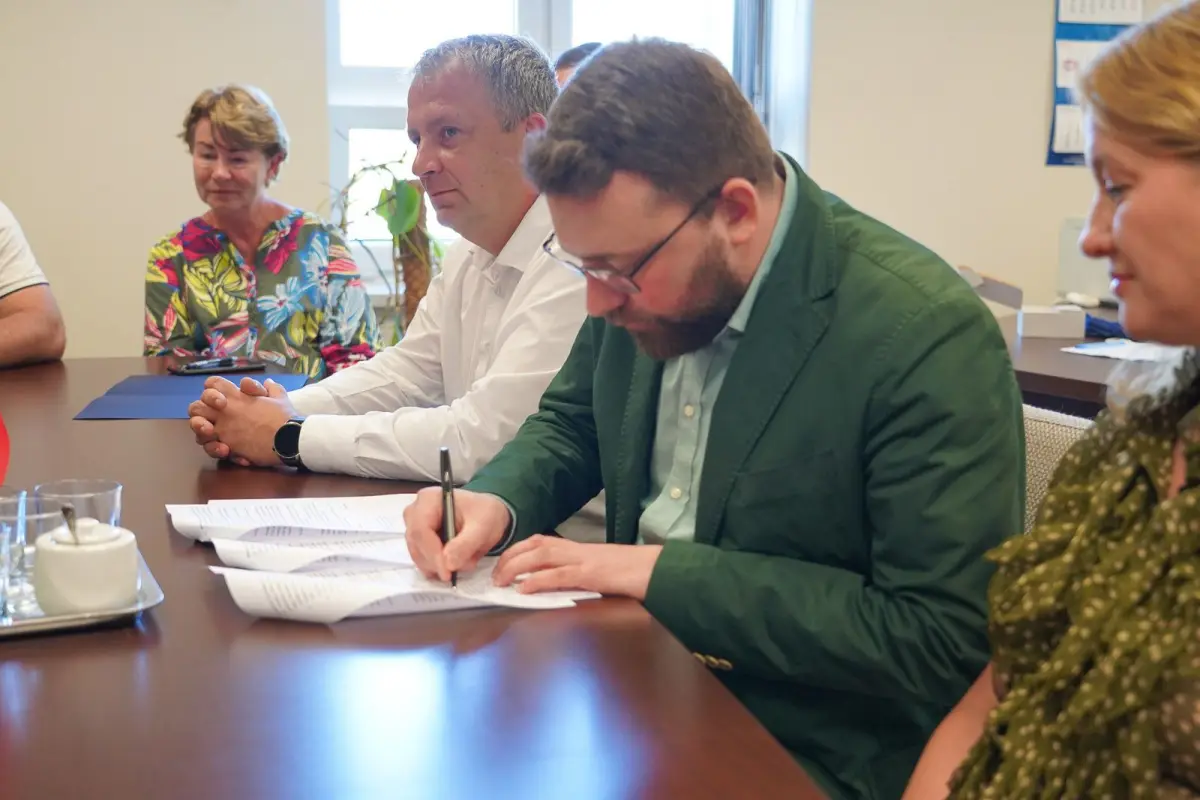 Nowy sprzęt drogowy dla Powiatu