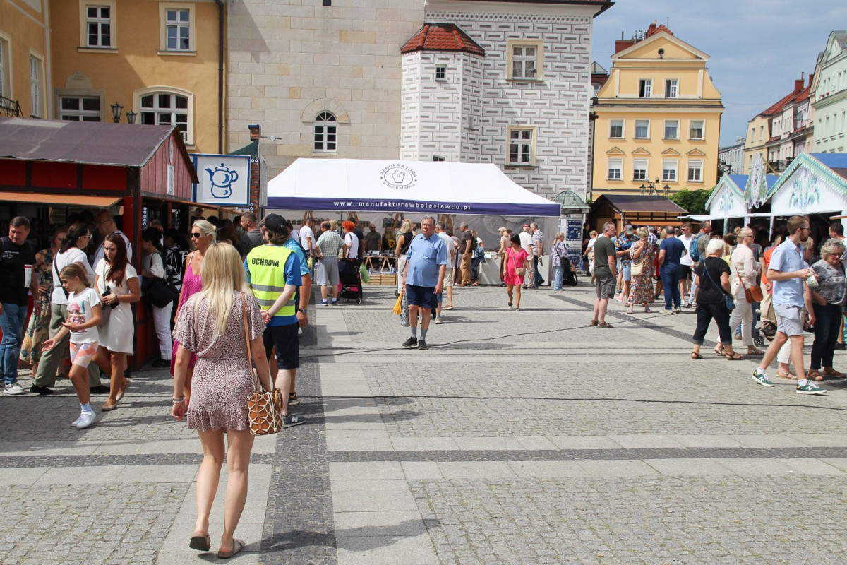 Coraz więcej ludzi na targach ceramicznych. Zobacz zdjęcia z czwartku