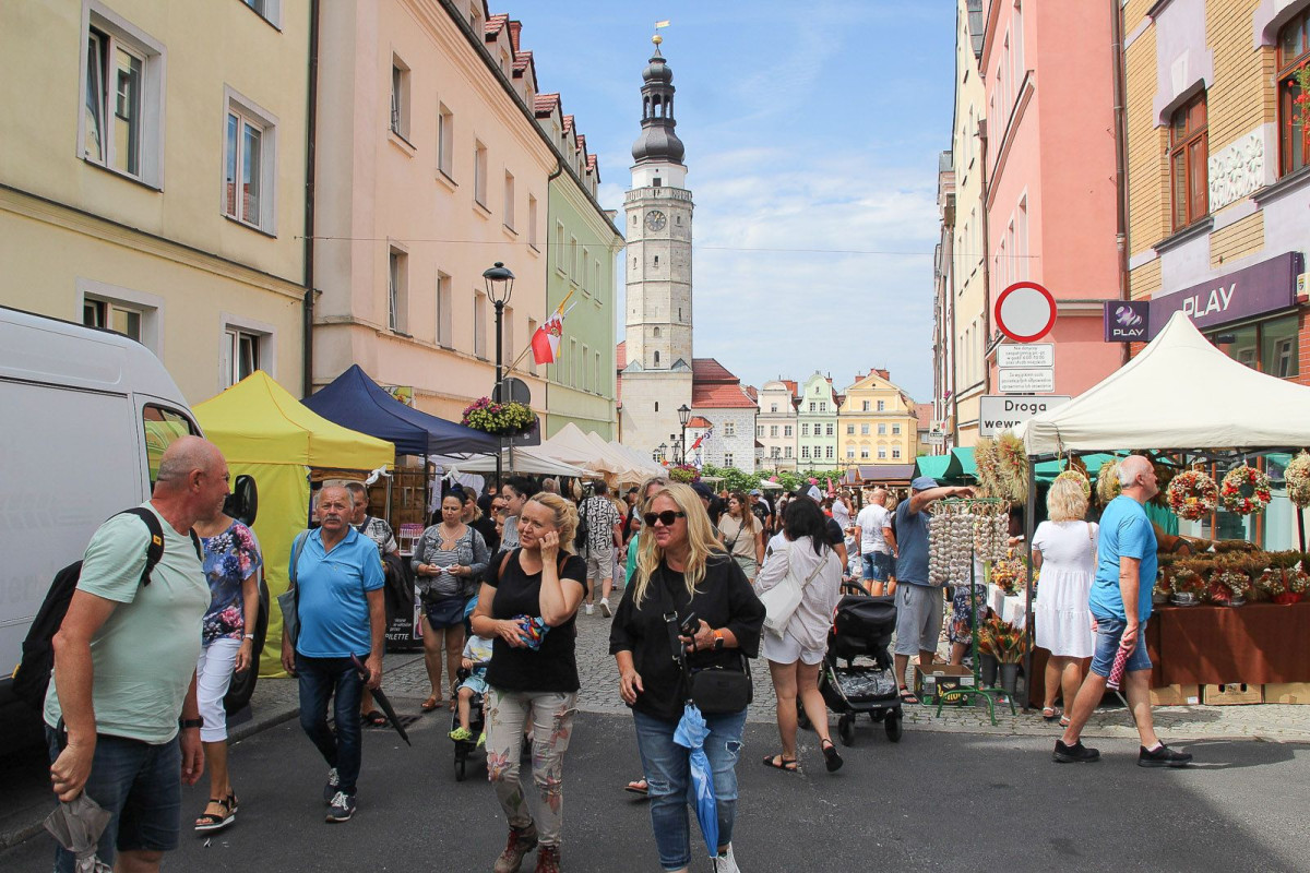 Coraz więcej ludzi na targach ceramicznych. Zobacz zdjęcia z czwartku