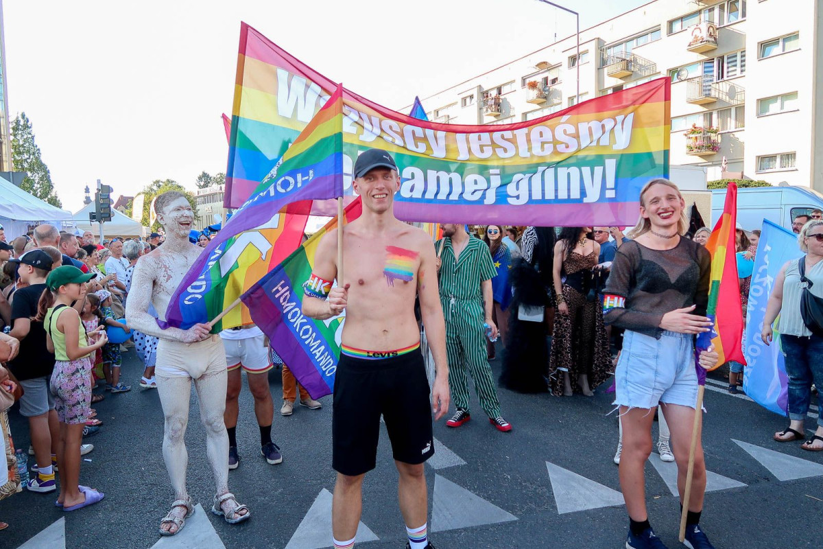 Drugi Marsz Równości w Bolesławcu podczas Święta Ceramiki