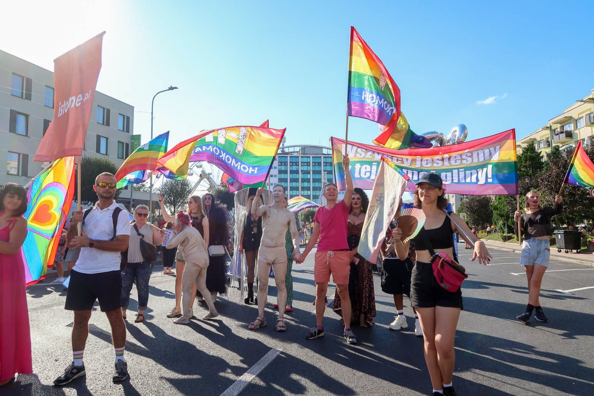 Drugi Marsz Równości w Bolesławcu podczas Święta Ceramiki