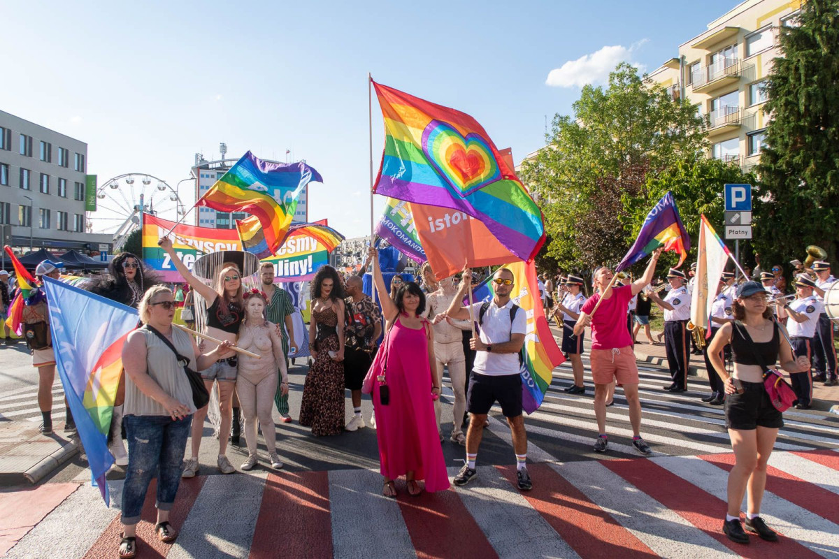 Drugi Marsz Równości w Bolesławcu podczas Święta Ceramiki