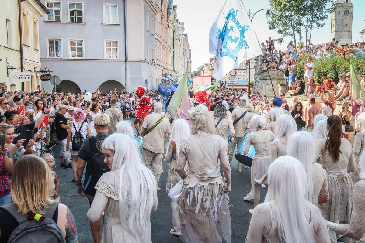 Tańczące Glinoludki – Zumba Team Joanna & Magdalena