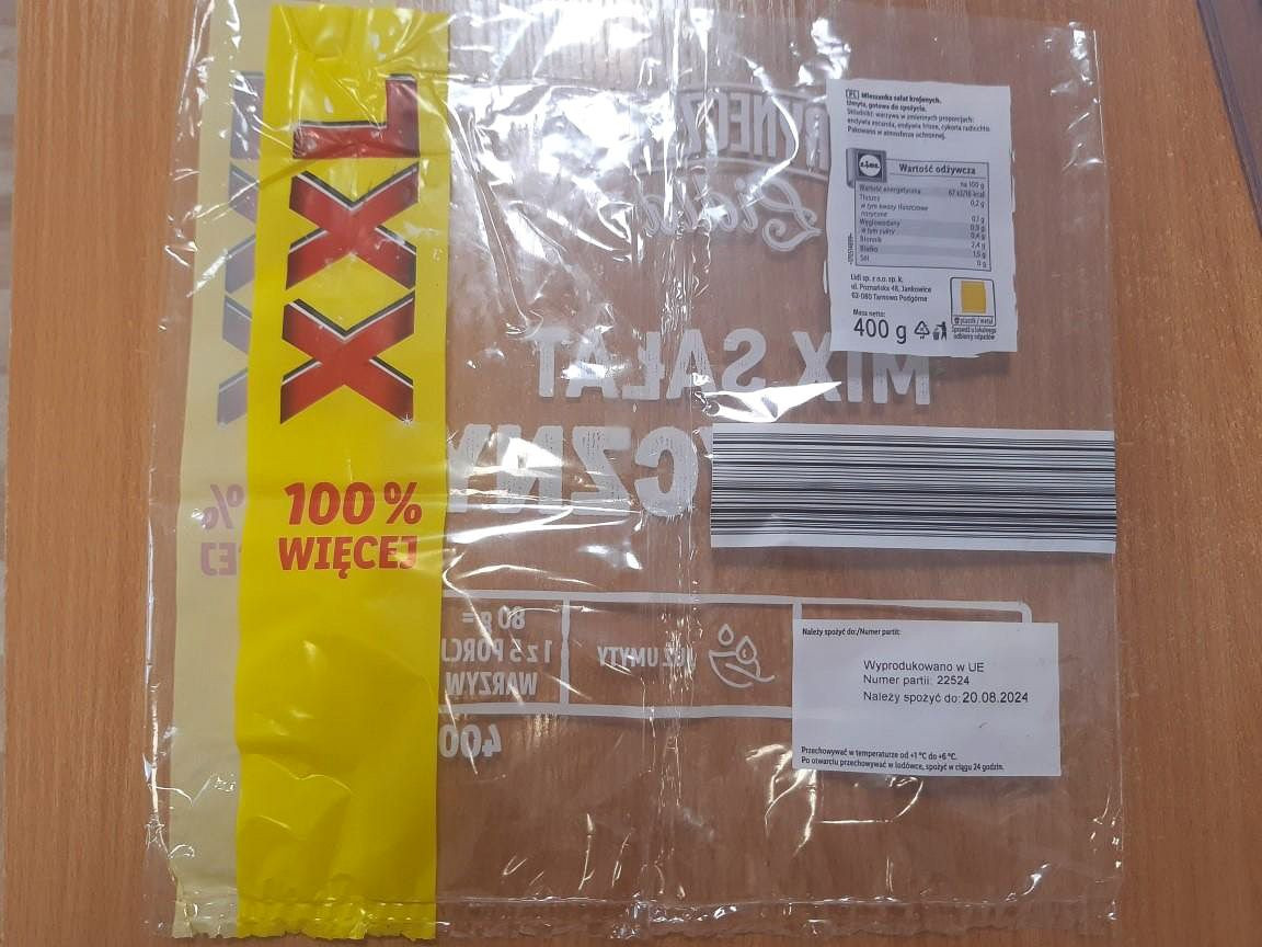 Mieszkanka sałat z ostrzeżenia