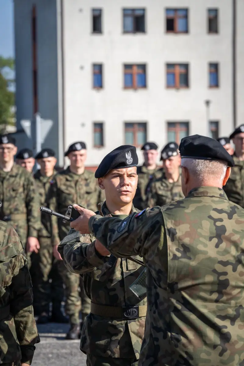 Elewi dostali broń