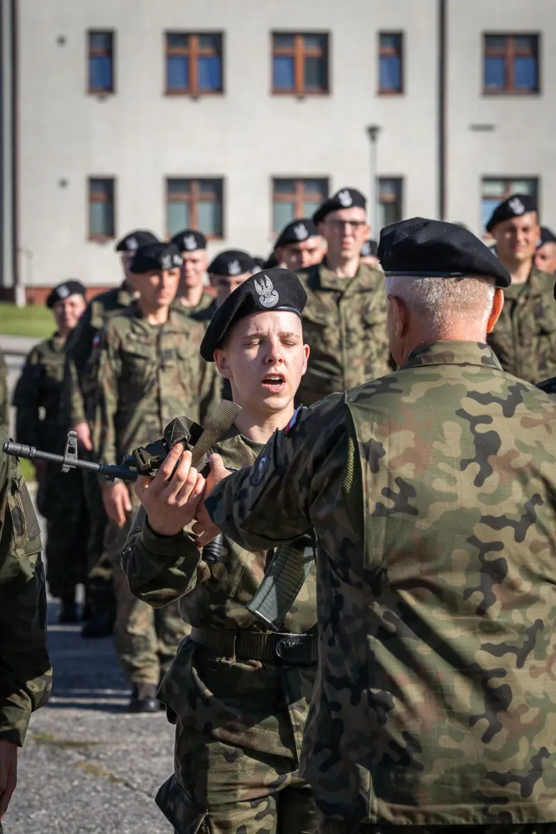Elewi dostali broń