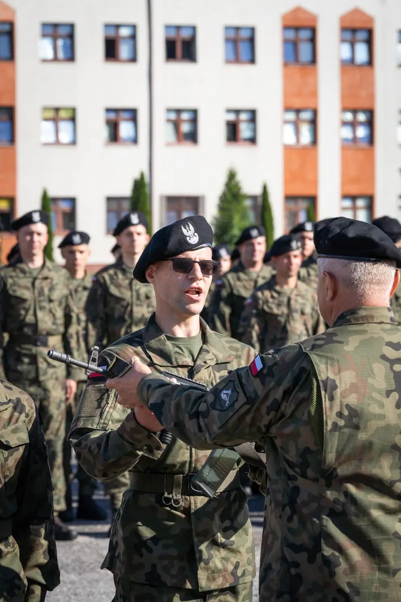 Elewi dostali broń