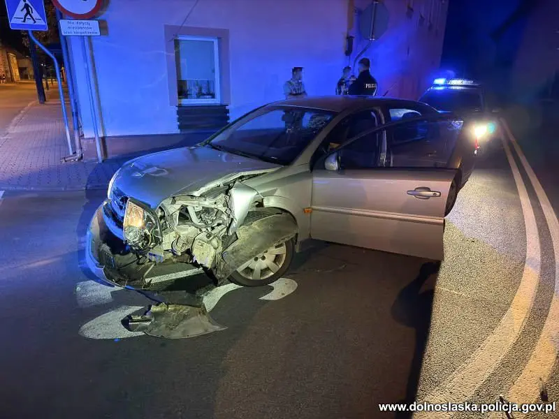 Auto i słup
