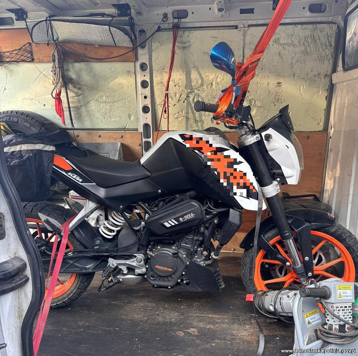 Podejrzani i odzyskane mienie