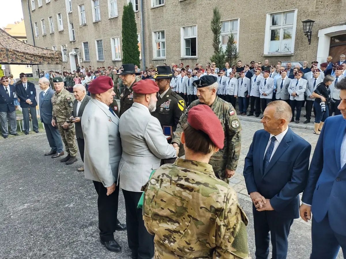 Spotkanie żołnierskich pokoleń w Bolesławcu