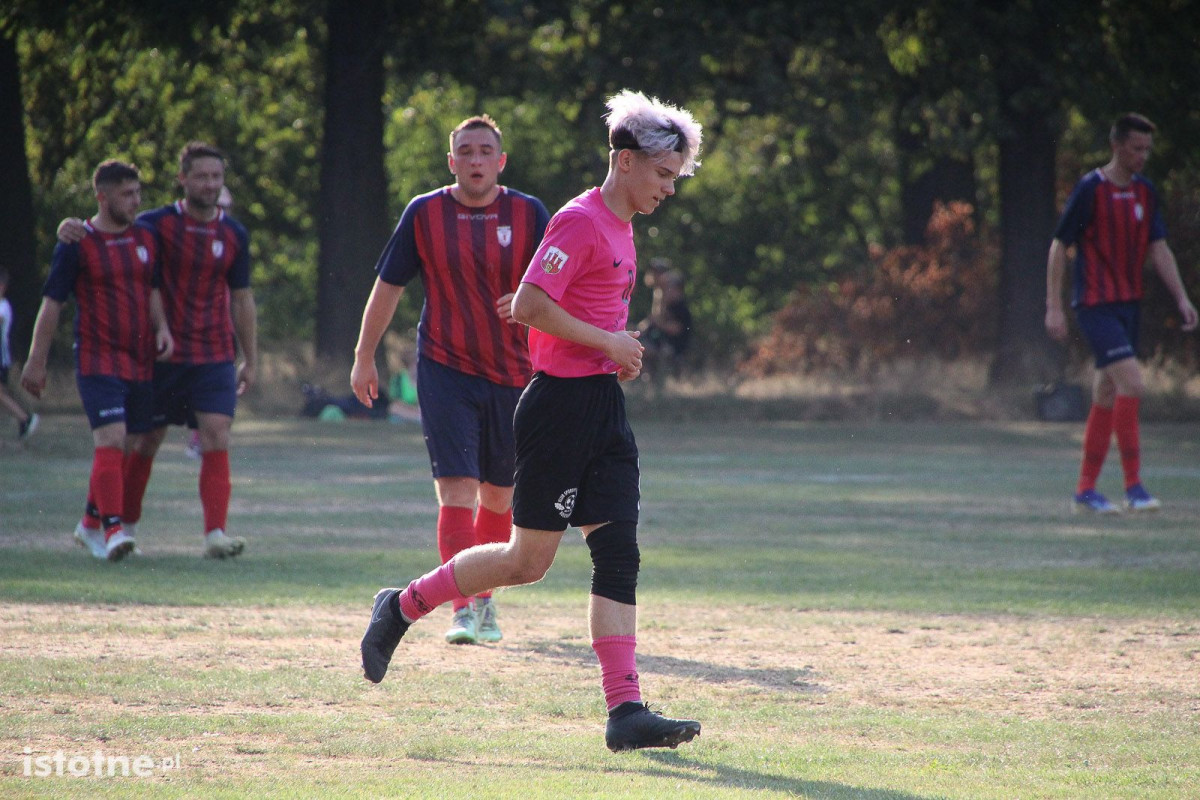 Galeria z meczu KS Kolonia Bolesławiec - KS Piast Czerwona Woda