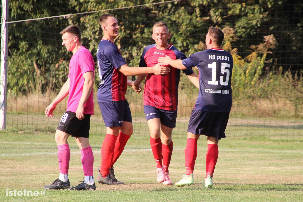 Galeria z meczu KS Kolonia Bolesławiec - KS Piast Czerwona Woda