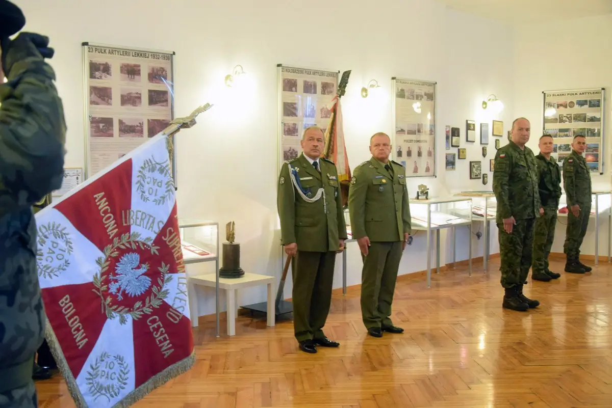 Uroczystość w 23 Śląskim Pułku Artylerii w Bolesławcu