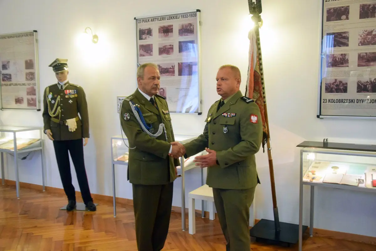 Uroczystość w 23 Śląskim Pułku Artylerii w Bolesławcu