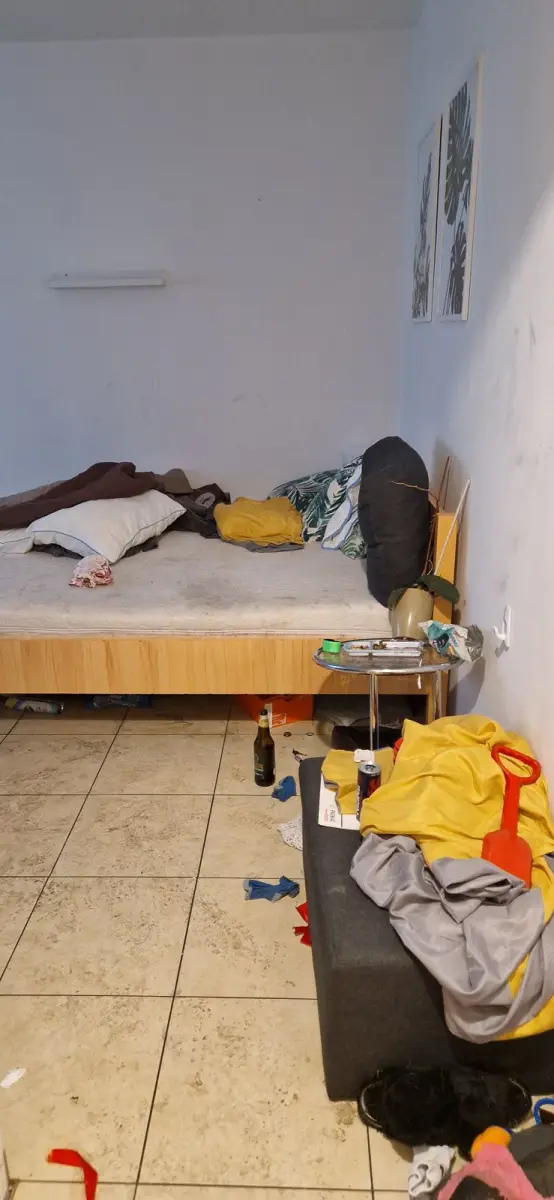 Zdewastowane mieszkanie przy ul. Daszyńskiego