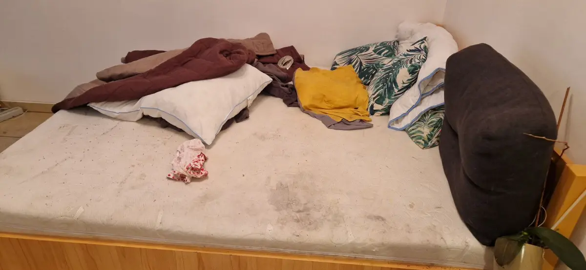 Zdewastowane mieszkanie przy ul. Daszyńskiego